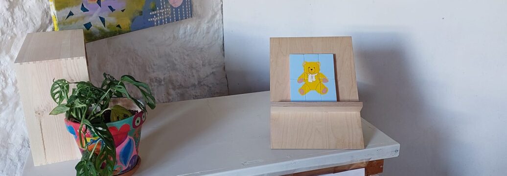 LizArt - חנות גלריה בחצר גרד אמנות מקורית, מתנות בעבודות יד, תמונות, פסיפס ועוד. שעות פתיחה יום רביעי 10.30 - 15.00 יום חמישי 10.00 -16.00 יום שישי 10.00 - 15.00
